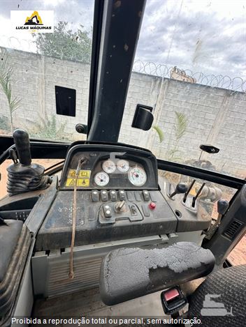 Retro Escavadeira Caterpillar 416E