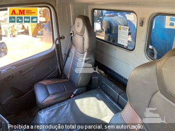 Caminhão Mercedes-Benz Axor 3131 6x4 2p (diesel)(E5)