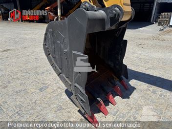 Escavadeira Caterpillar 320