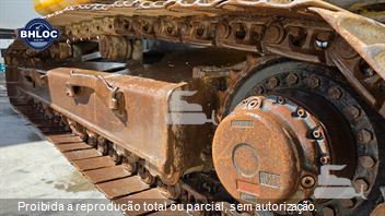 Escavadeira New Holland E245 C