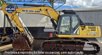 Escavadeira New Holland E245 C
