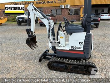 Mini-Escavadeira Bobcat E418