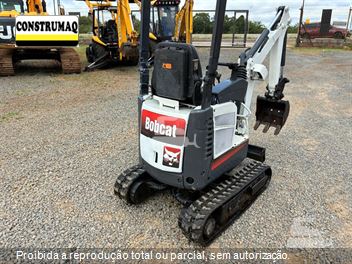 Mini-Escavadeira Bobcat E418