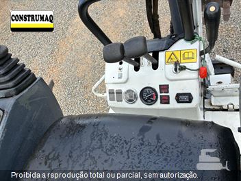 Mini-Escavadeira Bobcat E418