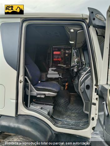 Caminhão Iveco TECTOR 240E25 S 6x2 2p (Diesel)