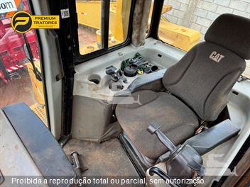 Trator de Esteira Caterpillar D6T