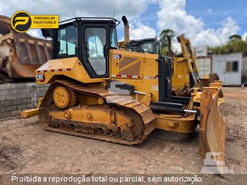 Trator de Esteira Caterpillar D5