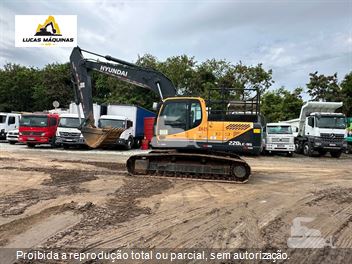 Escavadeira Hyundai R220LC-9S