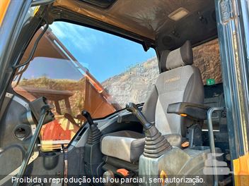 Escavadeira Hyundai R220LC-9