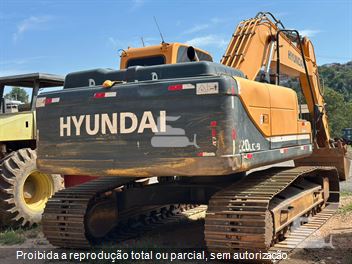 Escavadeira Hyundai R220LC-9
