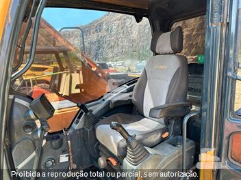 Escavadeira Hyundai R220LC-9