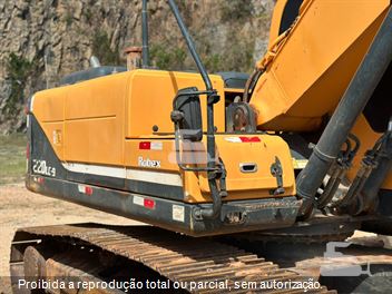 Escavadeira Hyundai R220LC-9