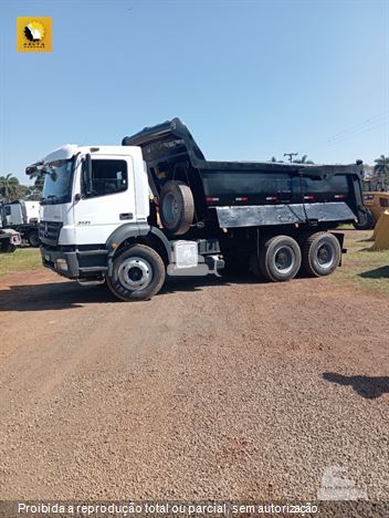 Caminhão Mercedes-Benz Axor 3131 6x4 2p (diesel)(E5)