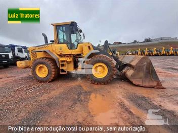 Pá Carregadeira Volvo L110F