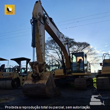 Escavadeira Caterpillar 320