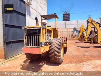 Rolo Compactador Caterpillar CP-533C