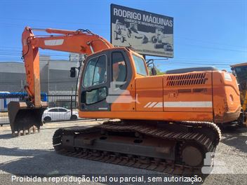 Escavadeira Doosan DX225LCA