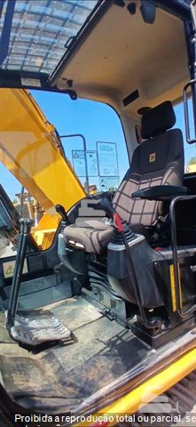 Escavadeira JCB JS130LC