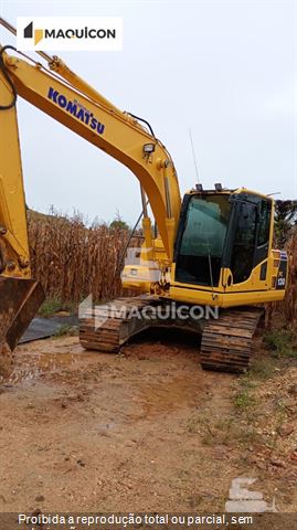 Escavadeira Komatsu PC130