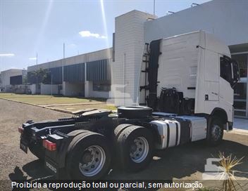 Caminhão Volvo FH 440 6x2 2p (diesel)