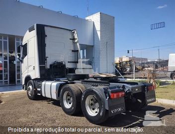 Caminhão Volvo FH 440 6x2 2p (diesel)