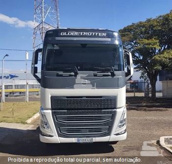 Caminhão Volvo FH 440 6x2 2p (diesel)