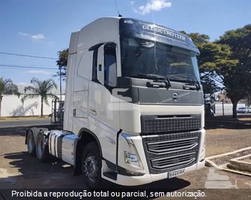 Caminhão Volvo FH 440 6x2 2p (diesel)