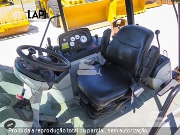 Retro Escavadeira Caterpillar 416E