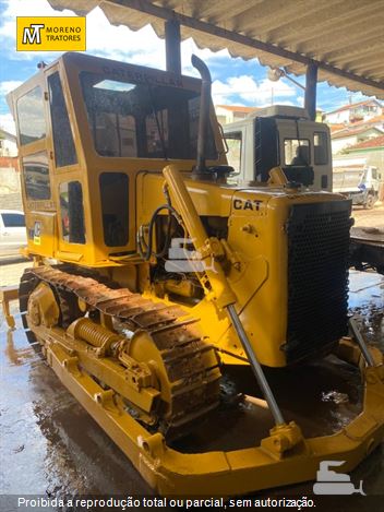 Trator de Esteira Caterpillar D4E