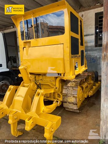 Trator de Esteira Caterpillar D4E