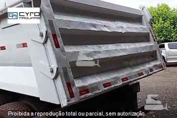 Caminhão Scania P-124 CB 420 6x4 NZ 2p (diesel)