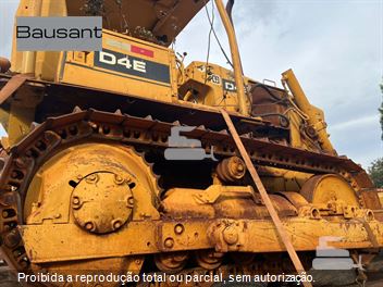 Trator de Esteira Caterpillar D4E