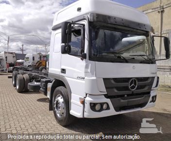 Caminhão Mercedes-Benz Atego 2730 6x4 2p (Diesel)(E5)