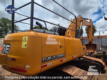 Escavadeira Case CX220B