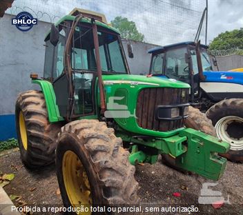 Trator Agrícola John Deere 6415 (106cv)
