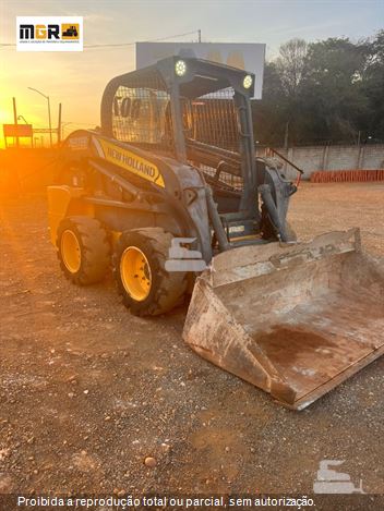 Mini-Carregadeira New Holland L218