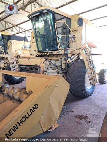 Colheitadeira New Holland TC-59