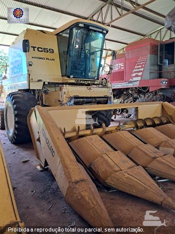 Colheitadeira New Holland TC-59