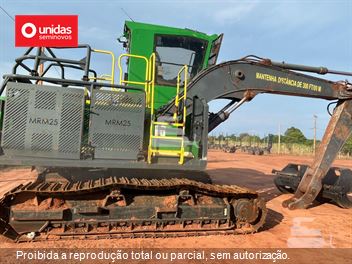 Harvester John Deere 2144G