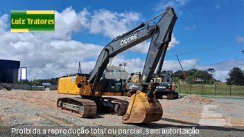 Escavadeira John Deere 210G