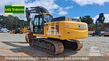 Escavadeira John Deere 210G