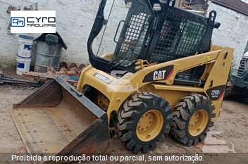 Mini-Carregadeira Caterpillar 226B