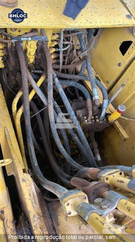 Escavadeira Komatsu PC200