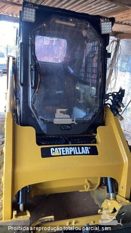 Mini-Carregadeira Caterpillar 226B 3