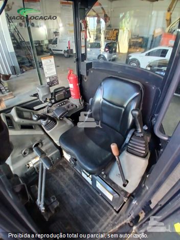 Mini-Escavadeira Yanmar Vio30