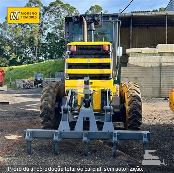 Motoniveladora New Holland RG140B