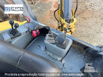 Retro Escavadeira New Holland LB110