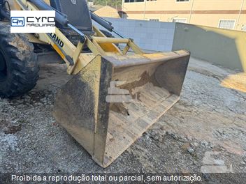 Retro Escavadeira New Holland LB110