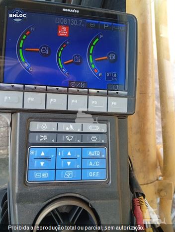Escavadeira Komatsu PC200