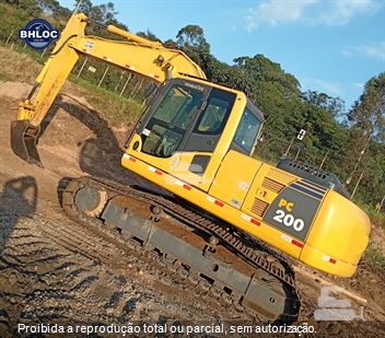 Escavadeira Komatsu PC200